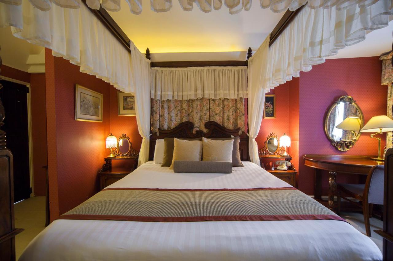 The Holt Hotel Steeple Aston Екстериор снимка