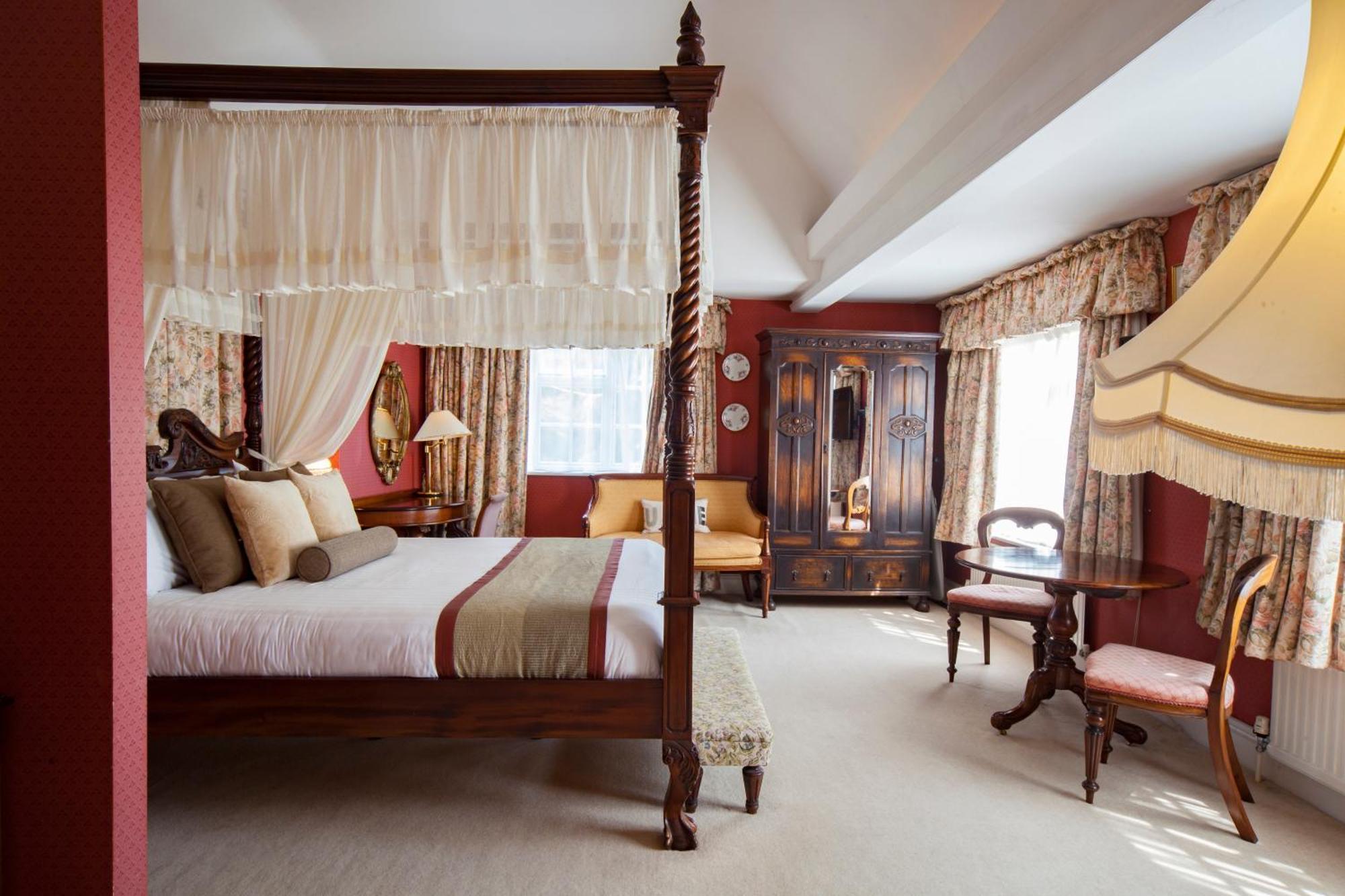 The Holt Hotel Steeple Aston Екстериор снимка